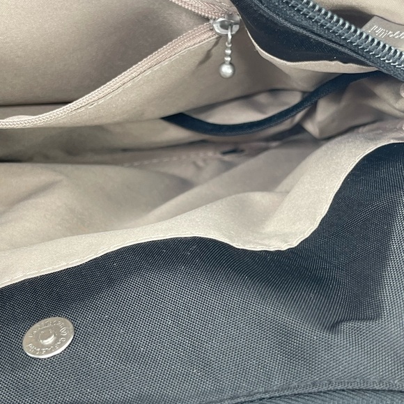 Baggallini Black Nylon Crossbody Organizer - Picture 10 of 13